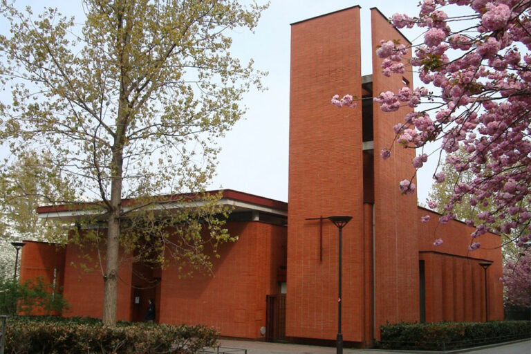 Notre Dame De La Sagesse Statue