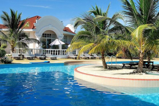 2004-HOTEL-DE-LUXE-CAYO-ENSENACHOS-CUBA-P-1-1000x667