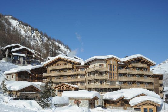 2017-HOTEL-LES-BARMES-DE-L'OURS-VAL-D'ISERE-L-1-1000x667