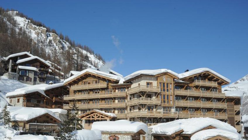 2017-HOTEL-LES-BARMES-DE-L'OURS-VAL-D'ISERE-L-1-1000x667